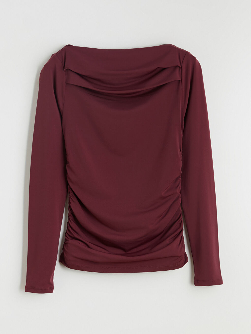 Bluza sa čamastim izrezom i naborima-4