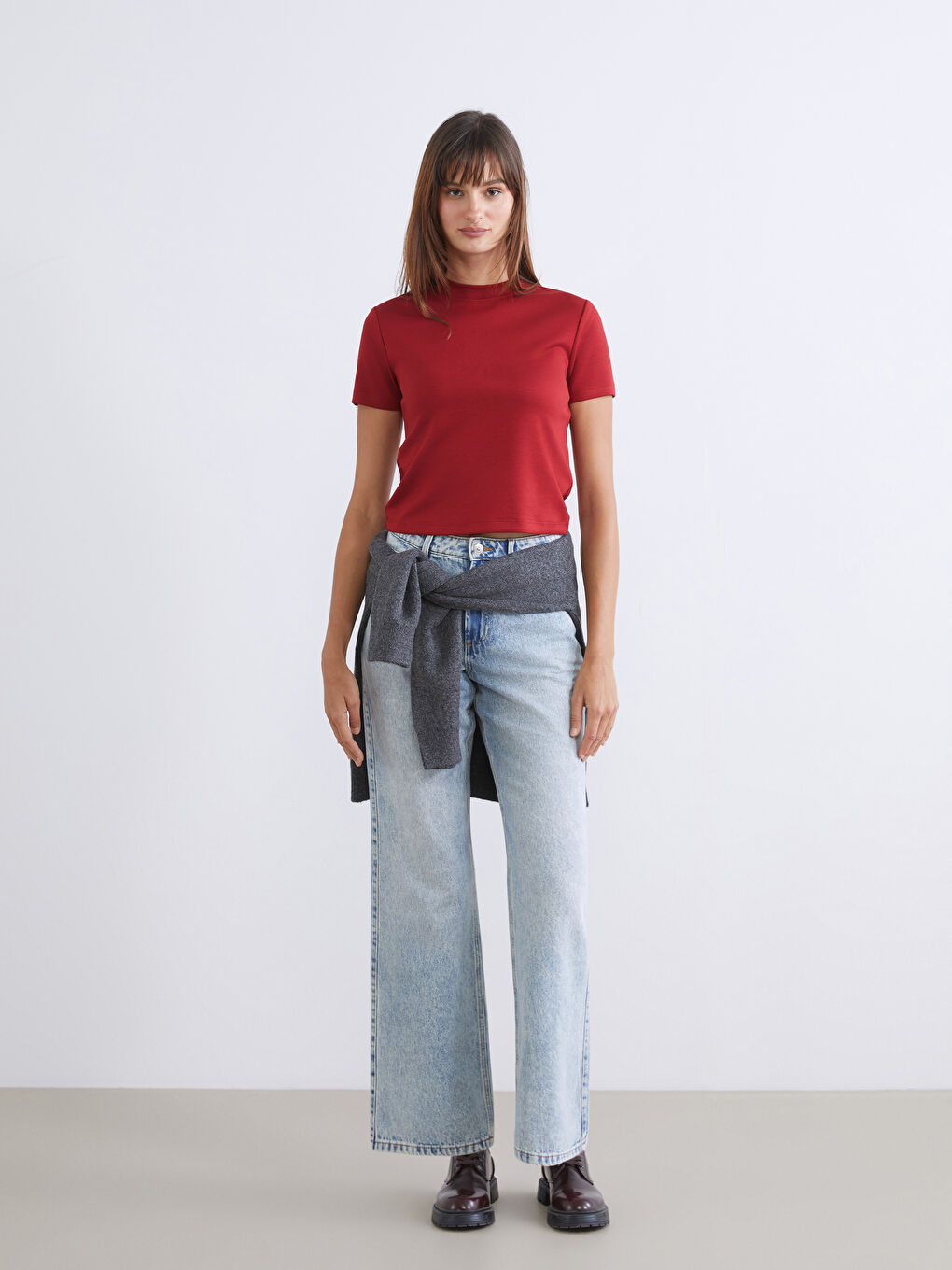 Жіноча футболка з круглим вирізом-1