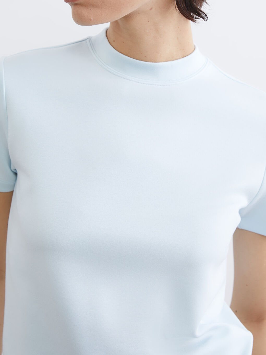 Дамска тениска с кръгло деколте-2