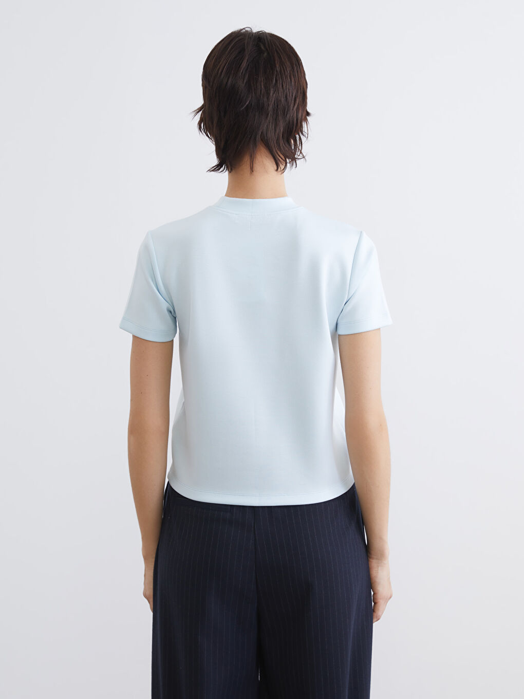 Дамска тениска с кръгло деколте-3