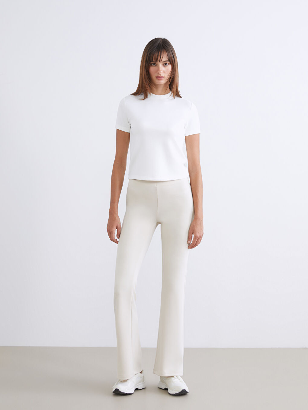 Футболка Женская С Круглым Вырезом-1