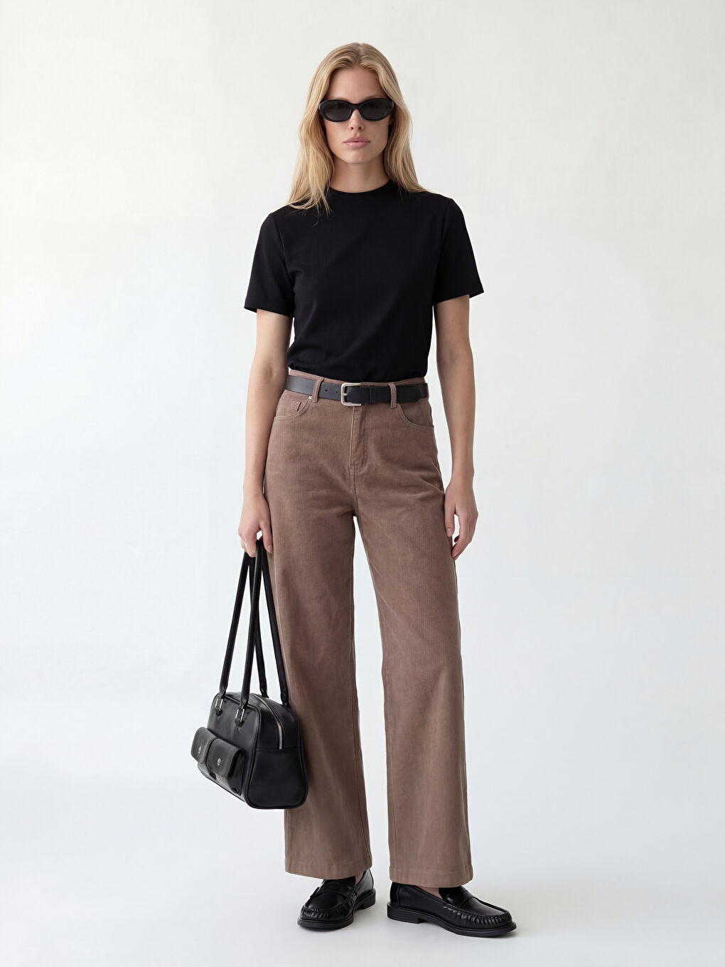 Дамска тениска с кръгло деколте-1