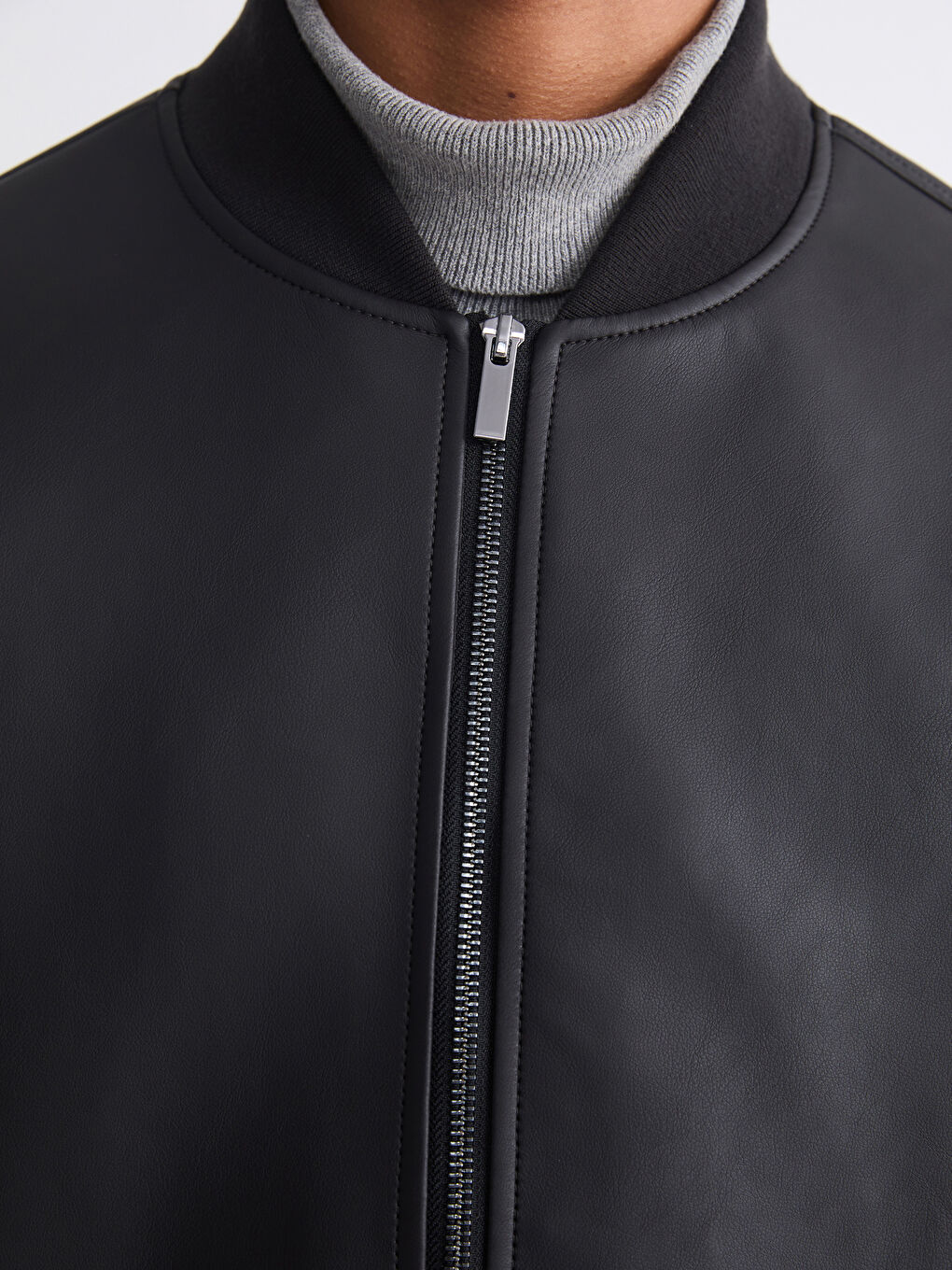 Siyah Standart Kalıp Kolej Yaka Erkek Deri Görünümlü Mont-2