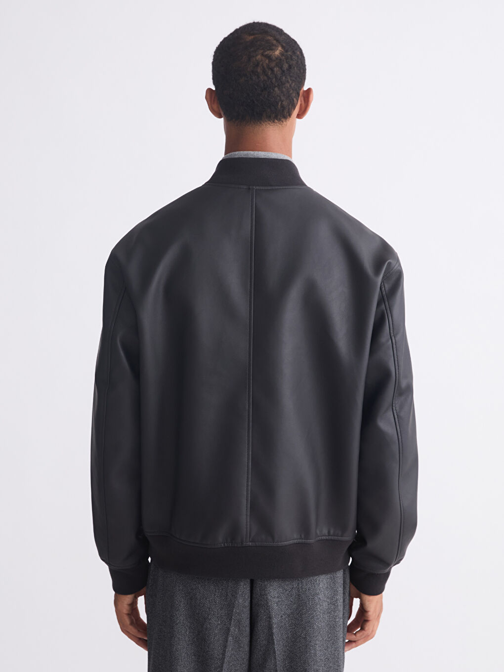 Siyah Standart Kalıp Kolej Yaka Erkek Deri Görünümlü Mont-4