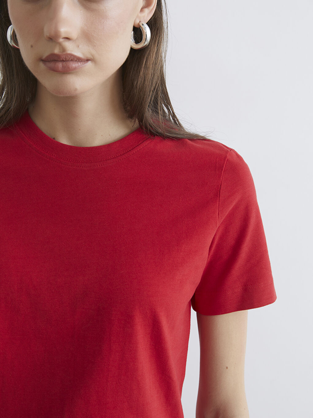 Әйелдерге арналған дөңгелек жағалы футболка-2