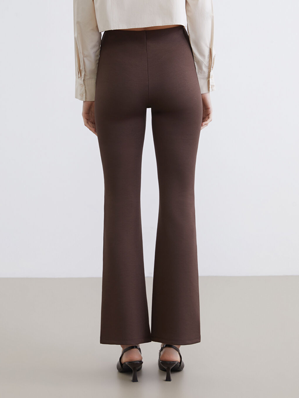 Kahverengi Beli Lastikli İspanyol Paça Kadın Tayt Pantolon-3