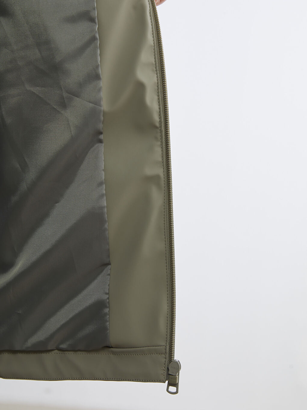 Haki Kapüşonlu Kadın Deri Görünümlü Yağmurluk-3