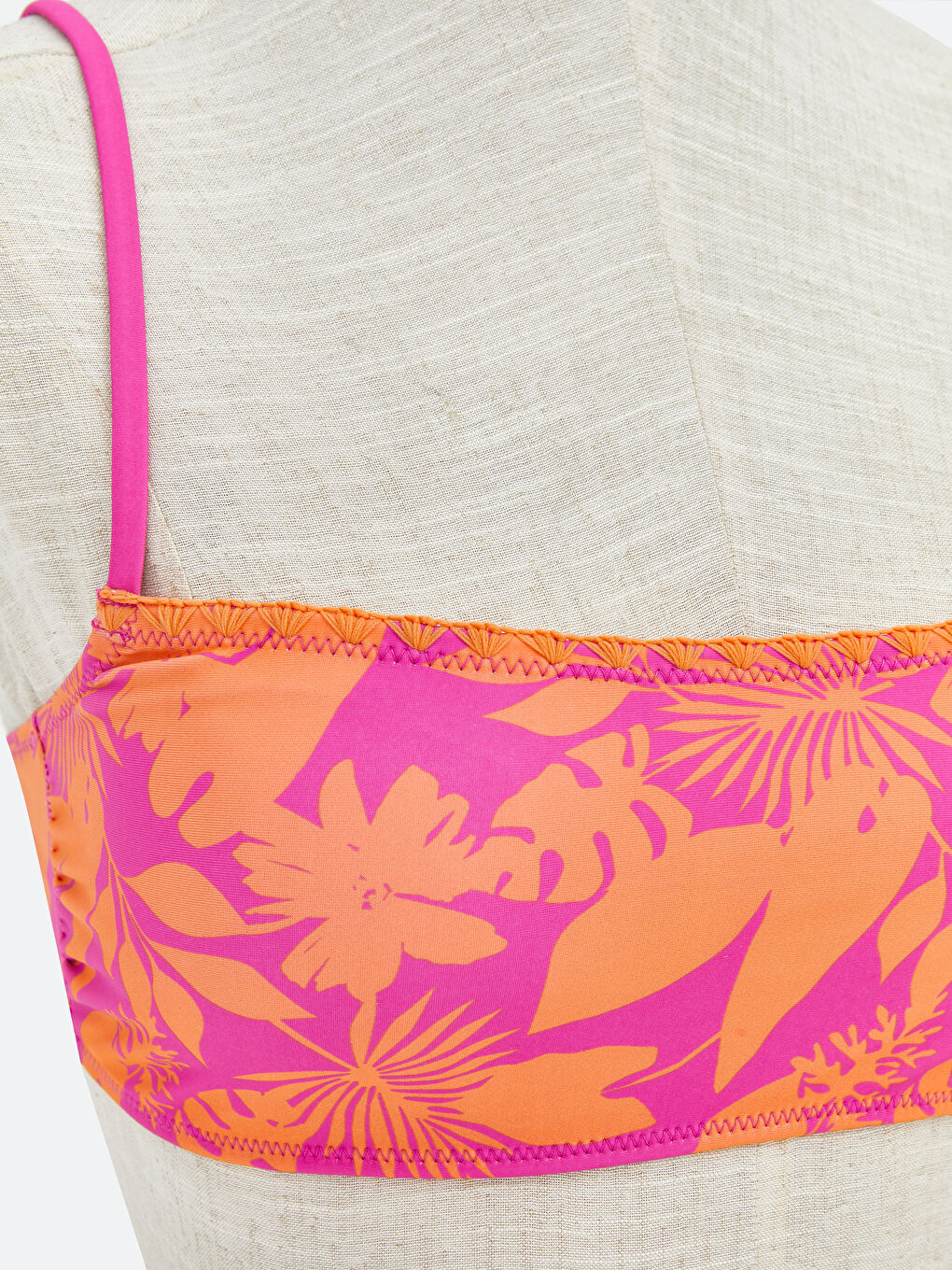 Fuşya Desenli Çıkarılabilir Pedli Kadın Bikini Üstü-2