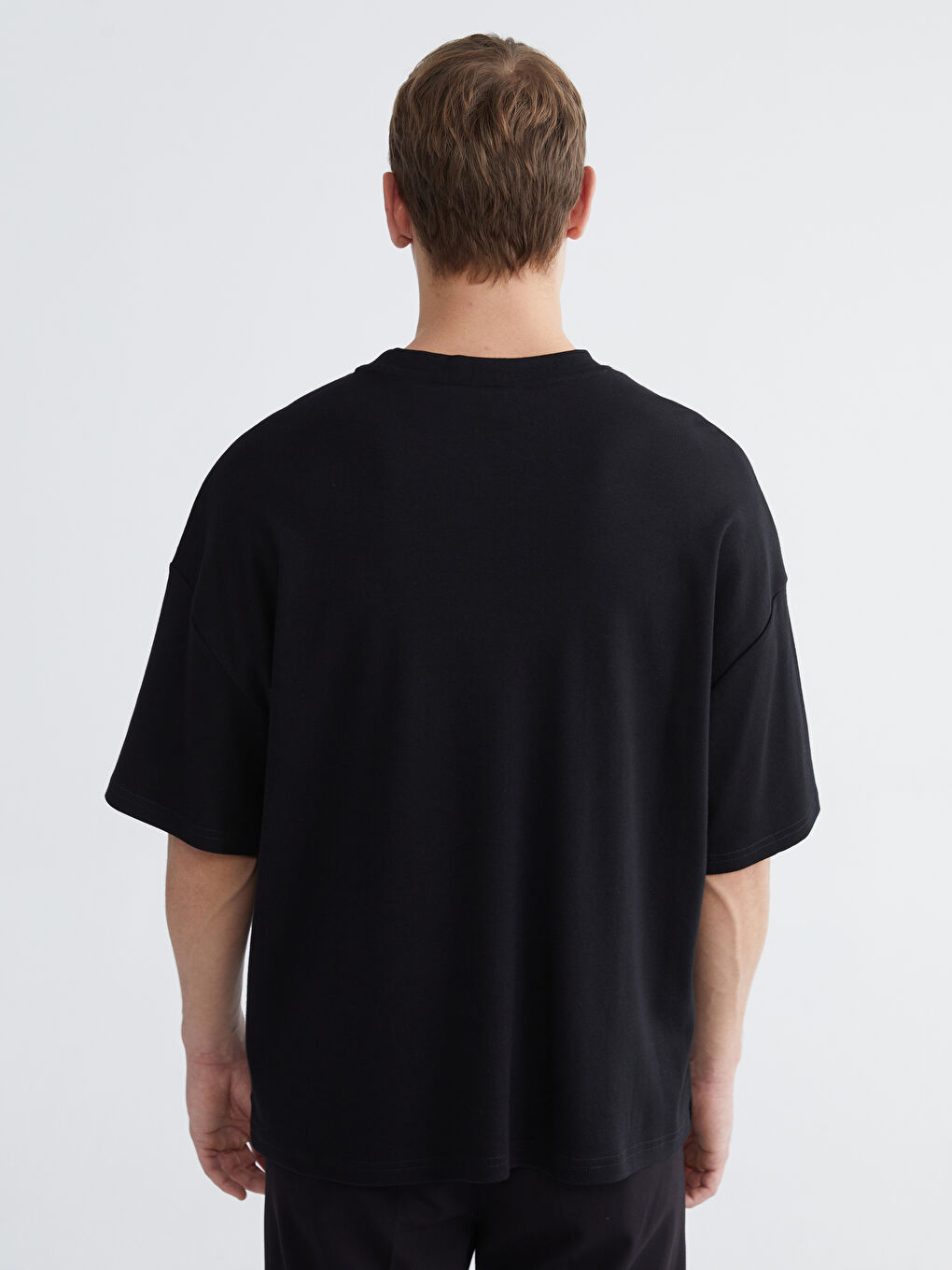 تيشيرت ياقة دائرية للرجال-3