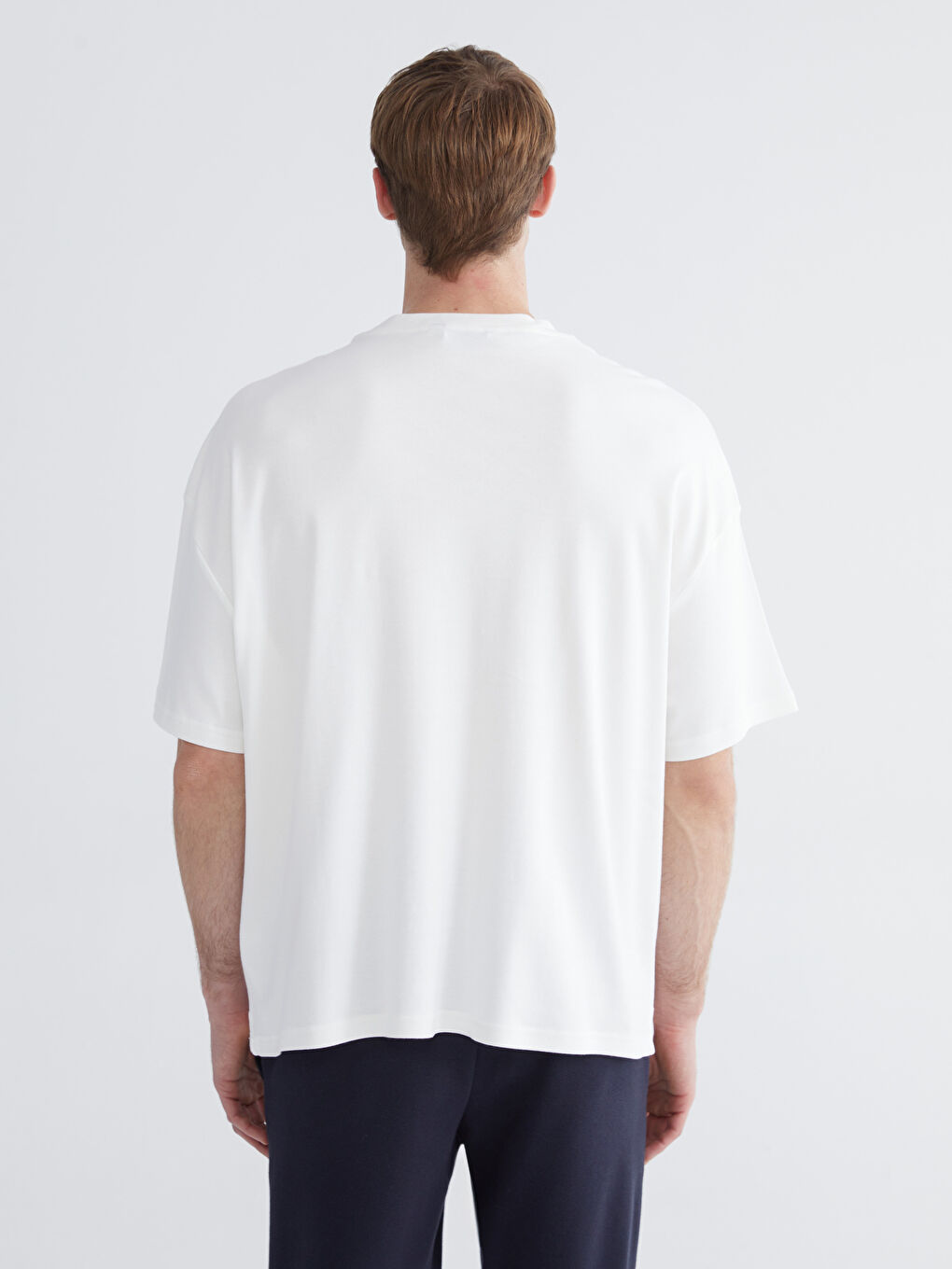 تيشيرت ياقة دائرية للرجال-3