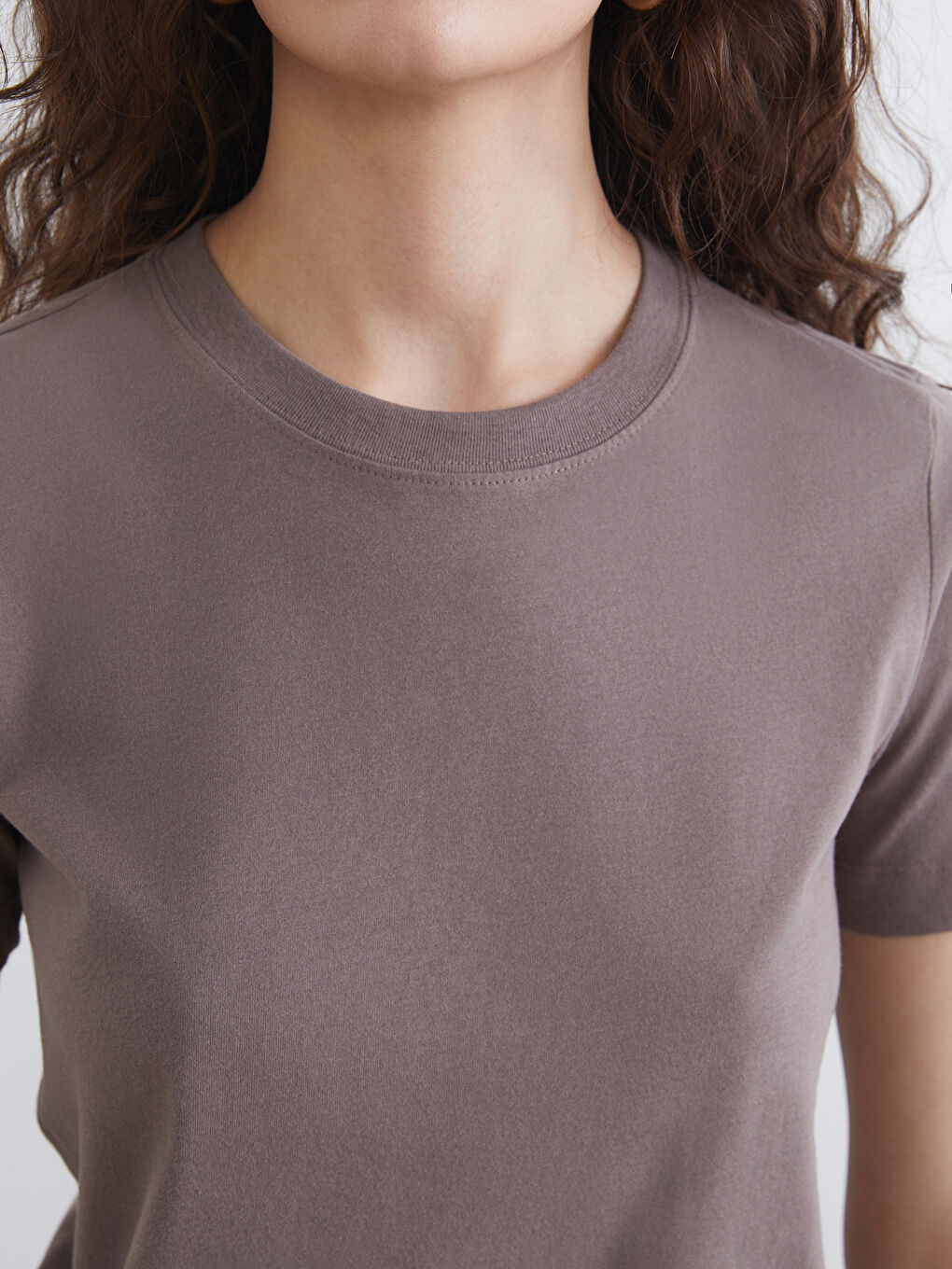 Дамска тениска с обло деколте-2