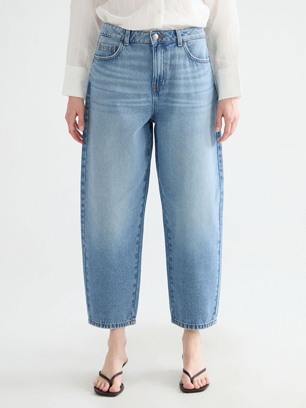 Barrel Fit Women's Jeans-1