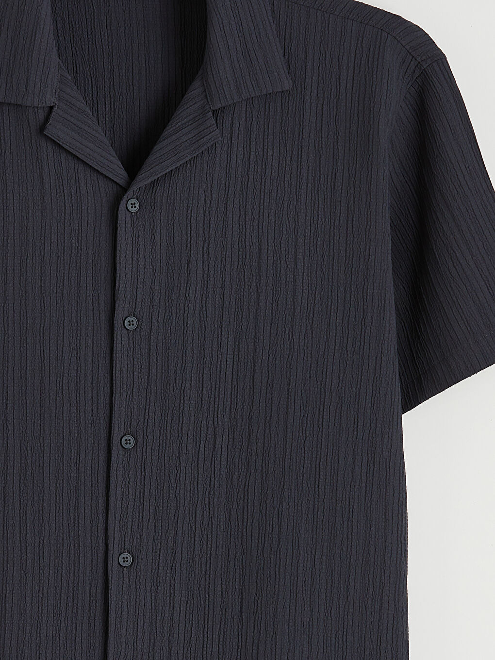 Риза с редовен силует и ризорт деколте за мъже-5