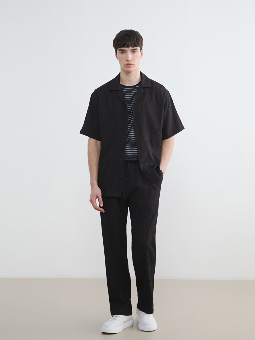 Siyah Regular Fit Resort Yaka Erkek Gömlek-1