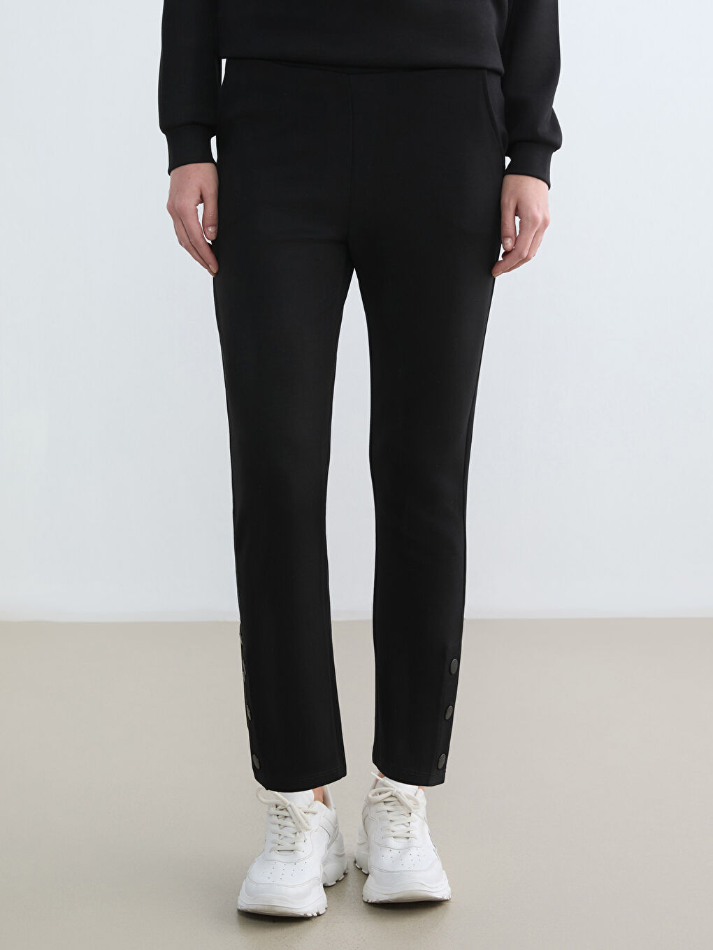 Siyah Beli Lastikli Soft Touch Kadın Eşofman Altı-1