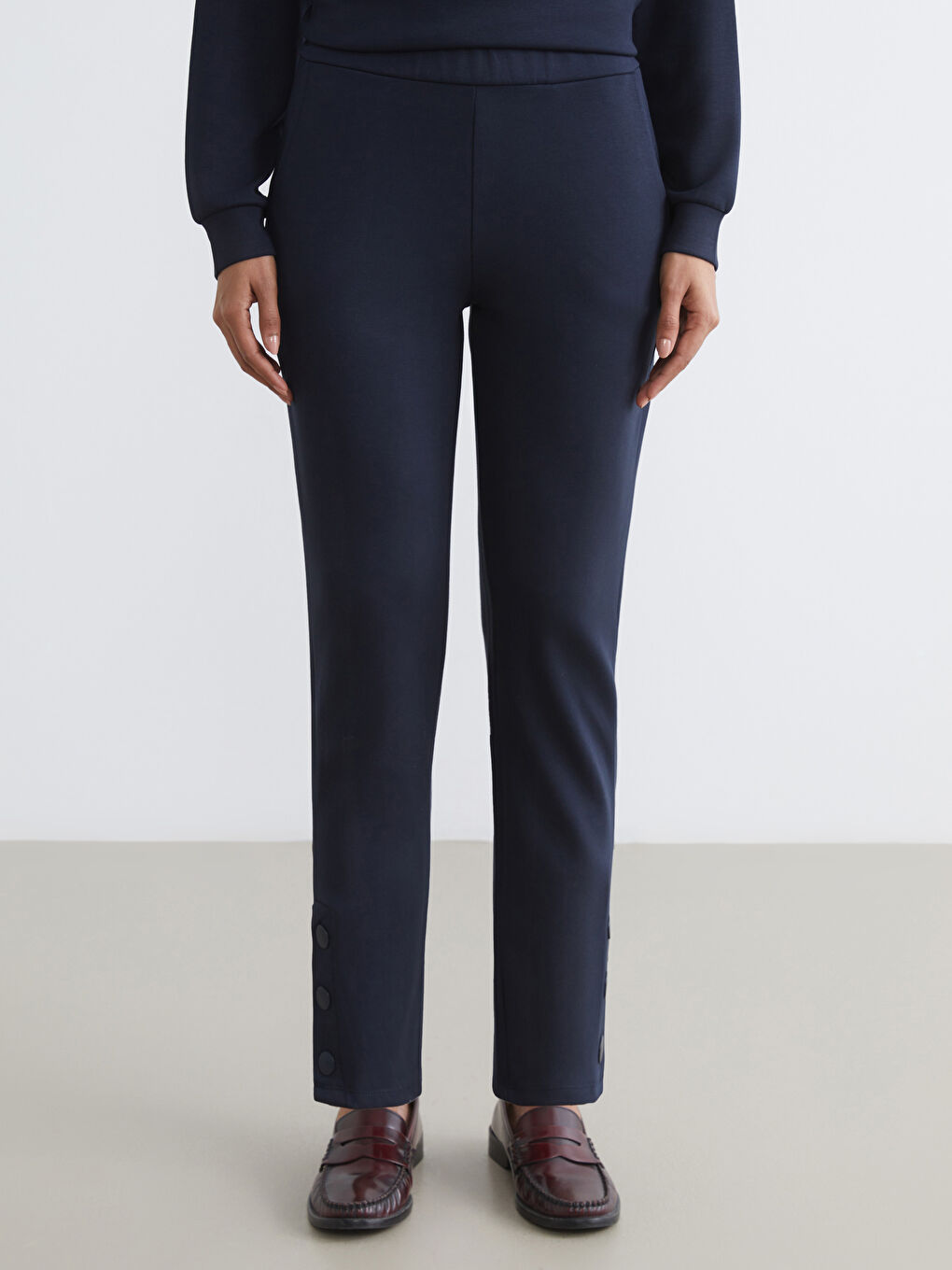 بنطال رياضي كحلي امرأة-1