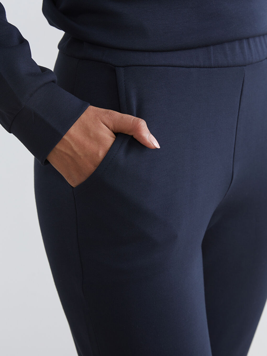 بنطال رياضي كحلي امرأة-2