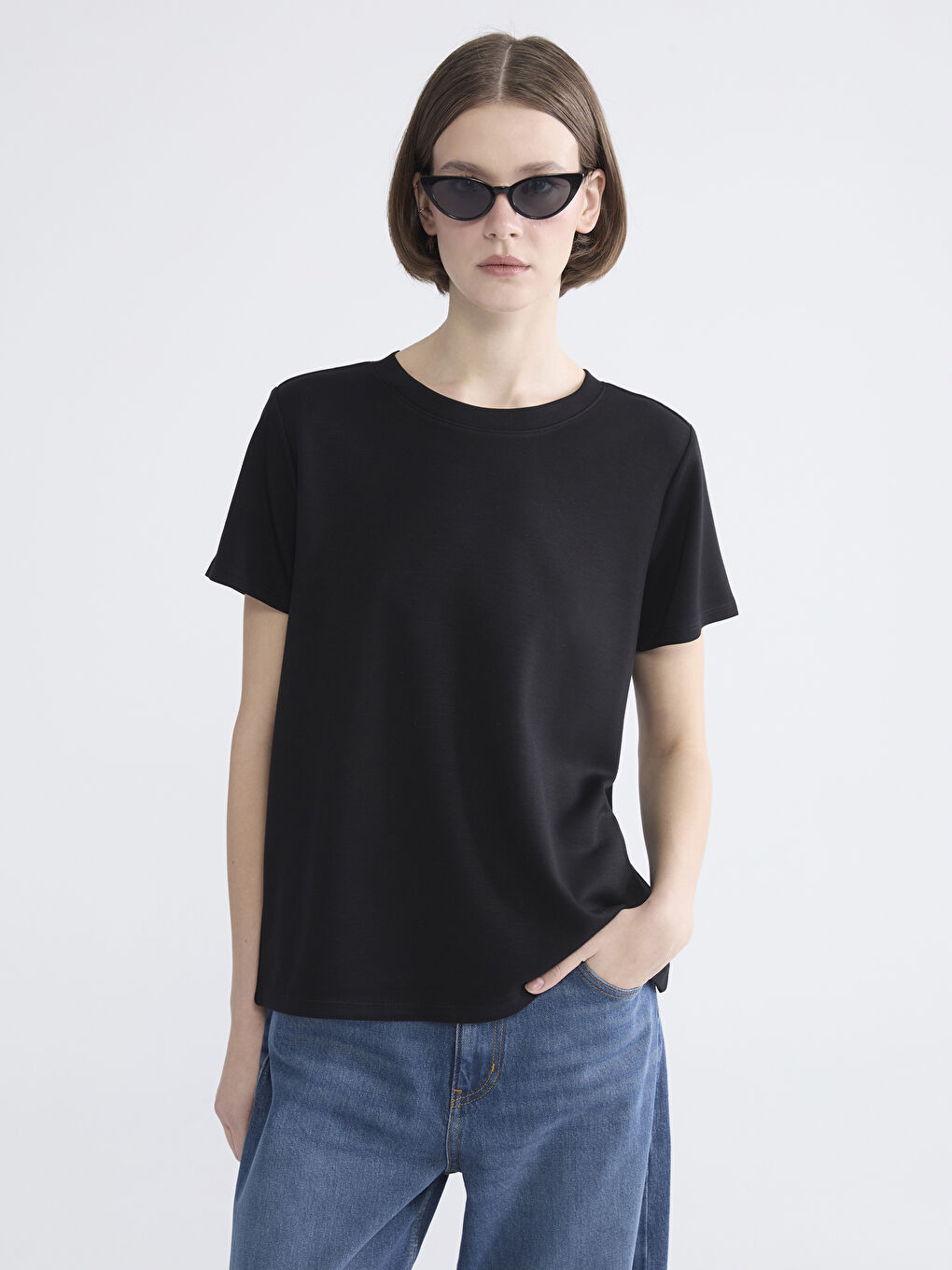 Siyah Bisiklet Yaka Soft Touch Kadın Tişört