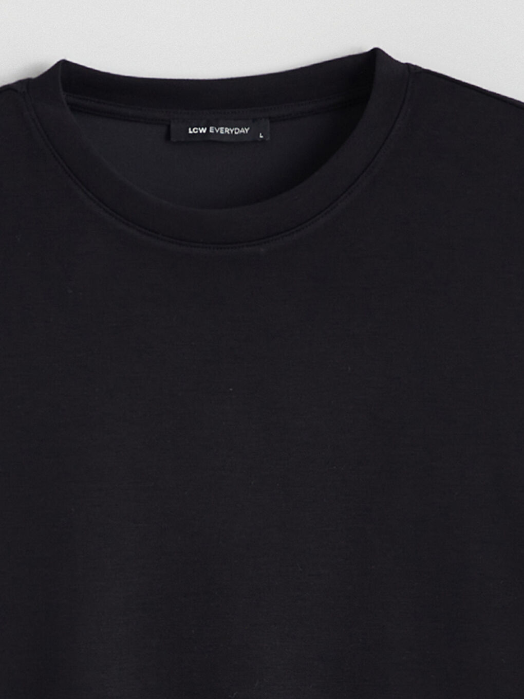 Siyah Bisiklet Yaka Soft Touch Kadın Tişört-5