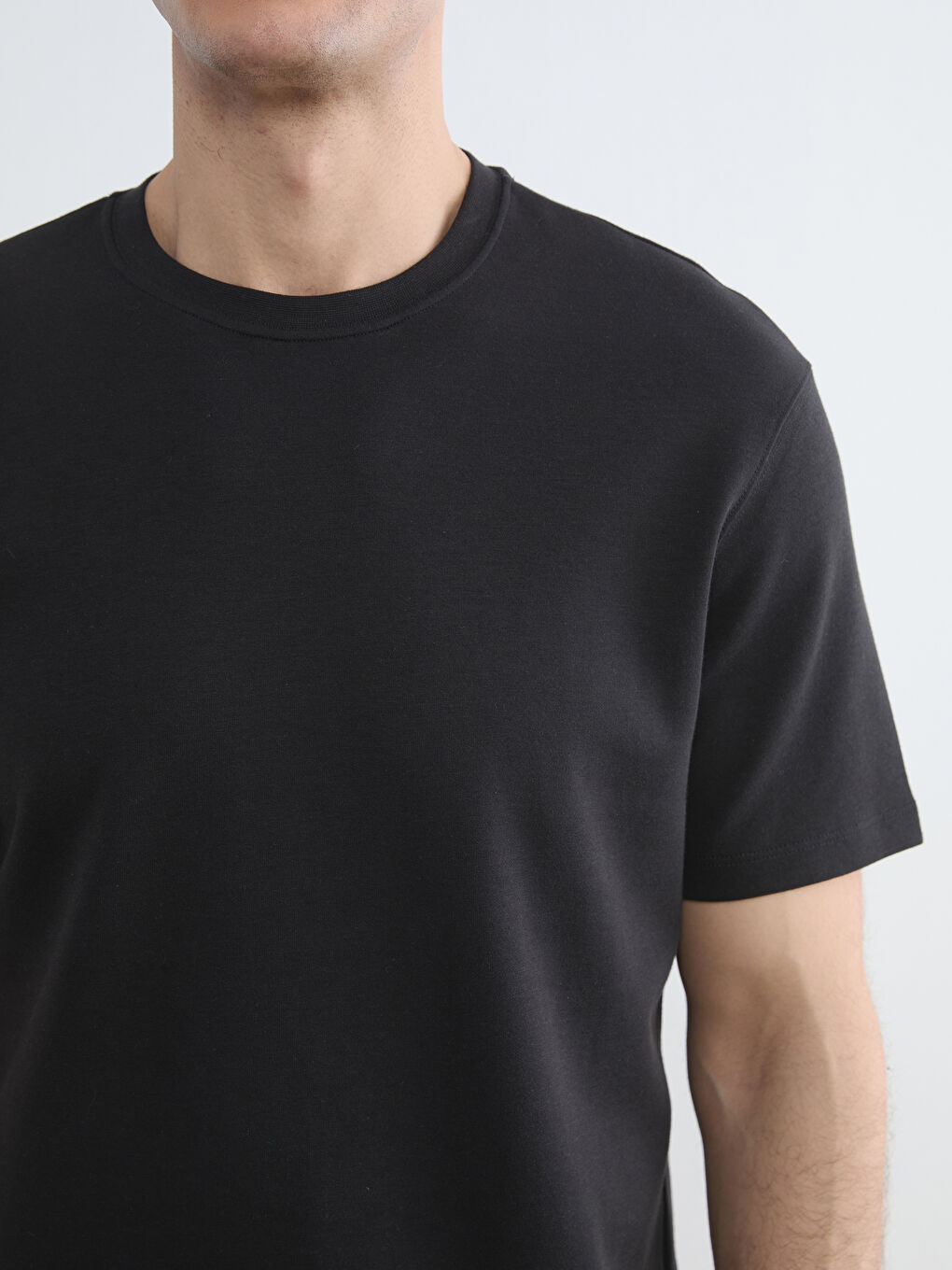 Siyah Bisiklet Yaka Erkek Tişört-2