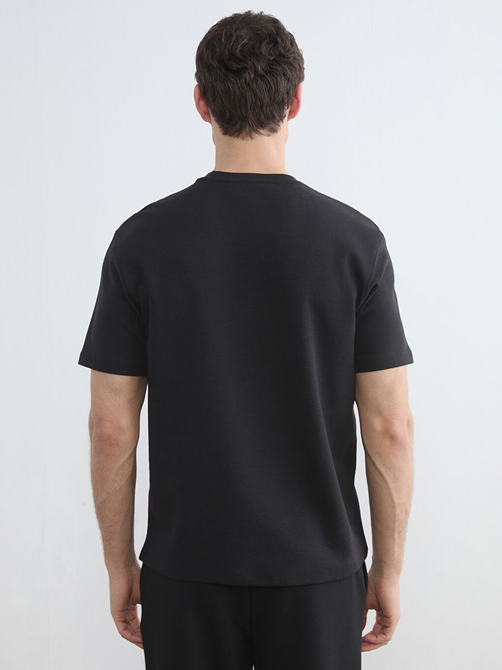 Siyah Bisiklet Yaka Erkek Tişört-3