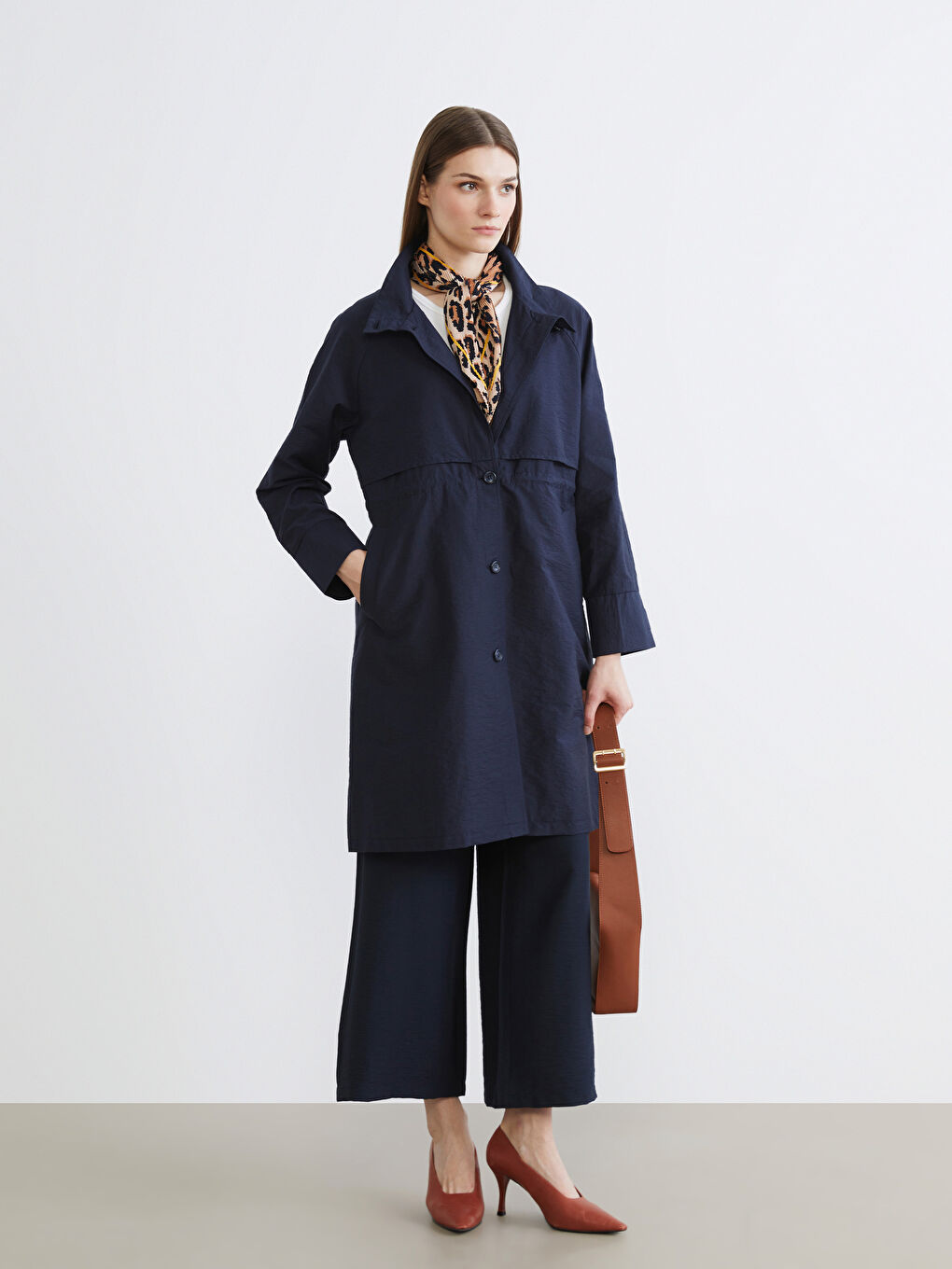 Lacivert Gömlek Yaka Kadın Yağmurluk-1