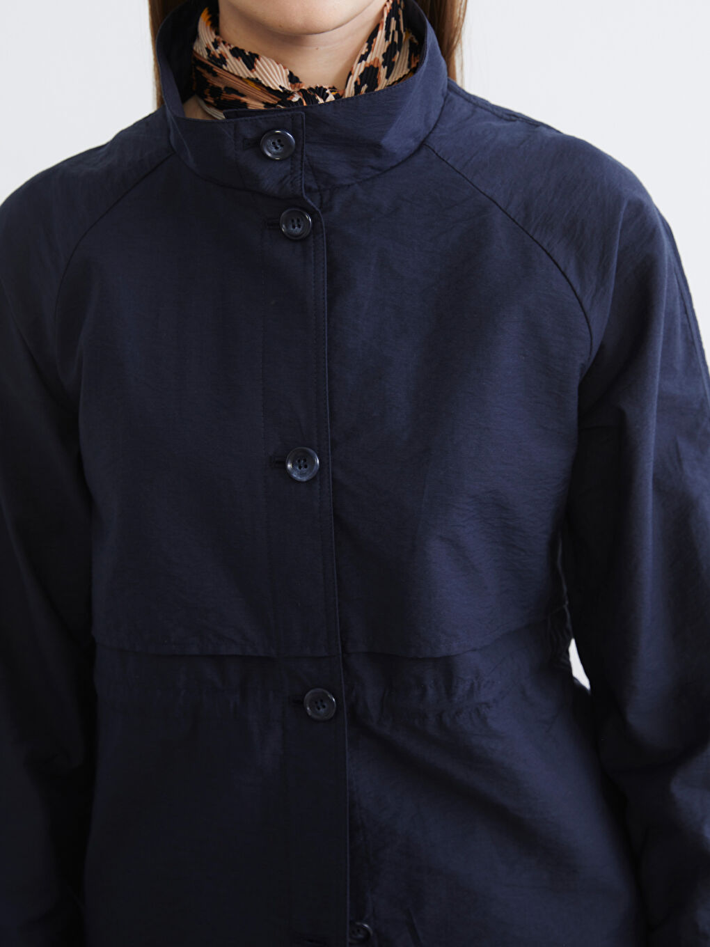 Lacivert Gömlek Yaka Kadın Yağmurluk-2