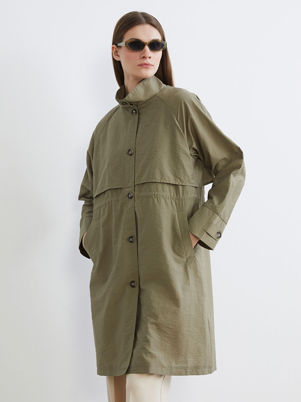 Haki Gömlek Yaka Kadın Yağmurluk