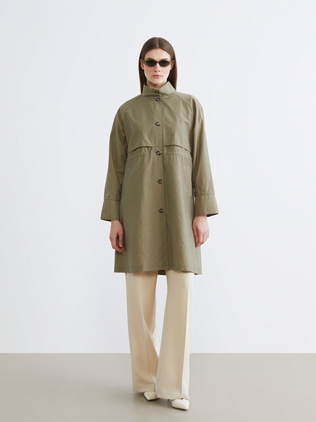 Haki Gömlek Yaka Kadın Yağmurluk-1