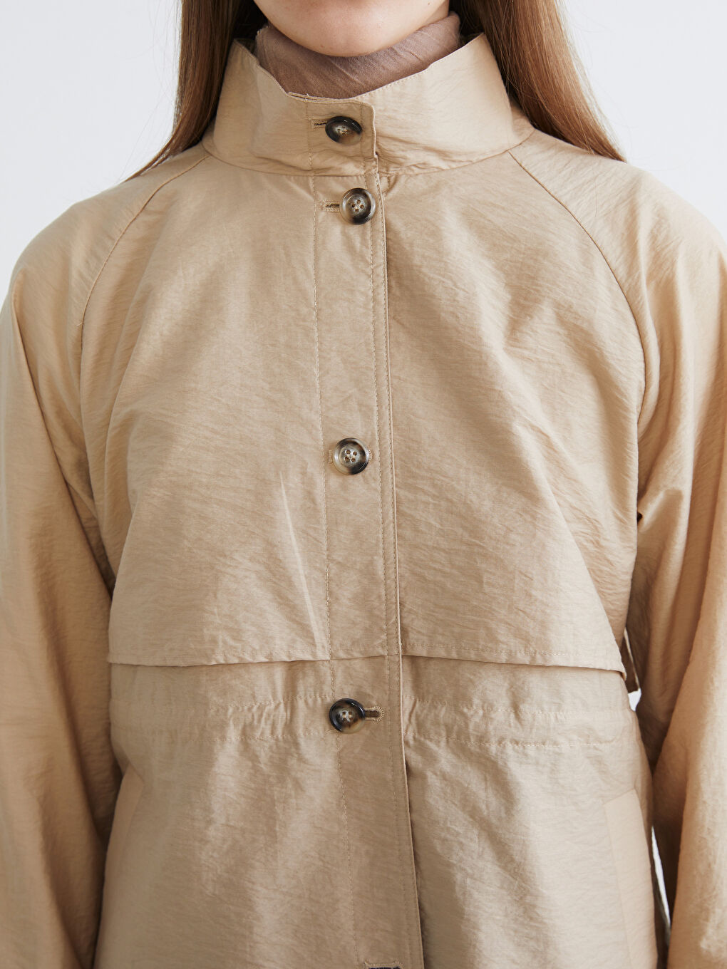 Bej Gömlek Yaka Kadın Yağmurluk-2