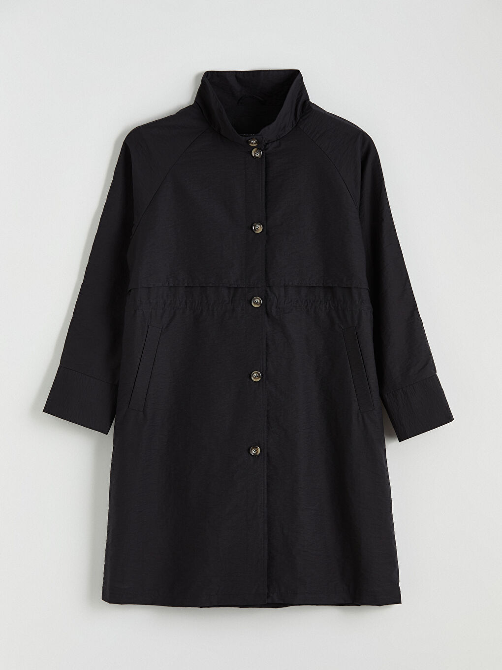 Siyah Gömlek Yaka Kadın Yağmurluk-4