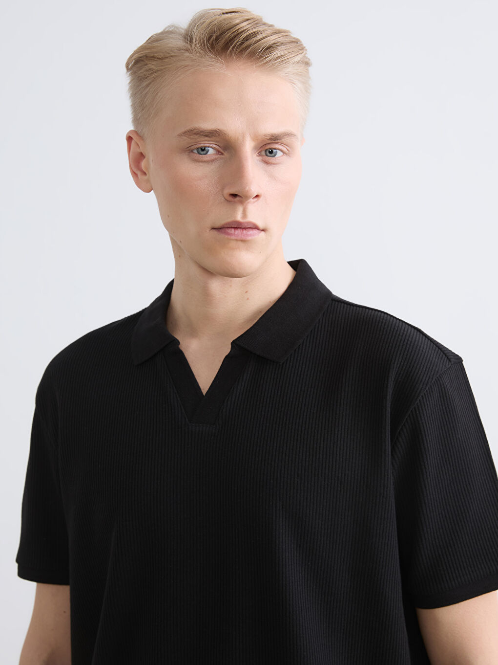 Standard Fit Resort Collar Ribbed Men's T-Shirt-2