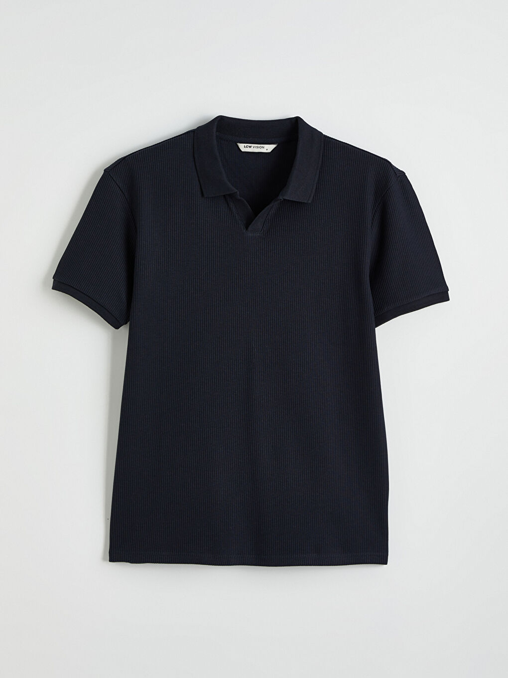 Ерлерге арналған стандартты пішімдегі рельефті жағалы футболка-4