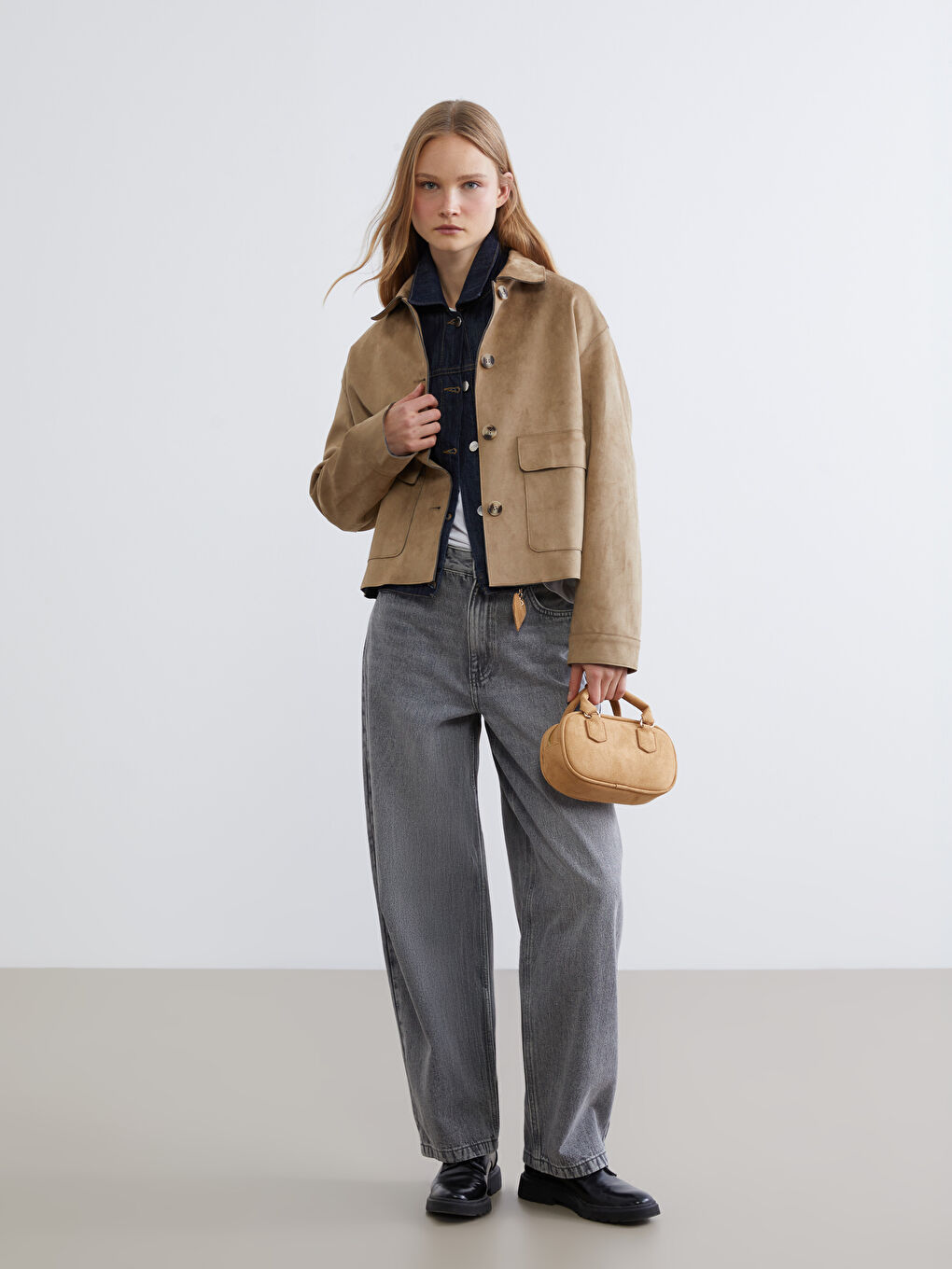 Bej Gömlek Yaka Kadın Süet Görünümlü Ceket-1