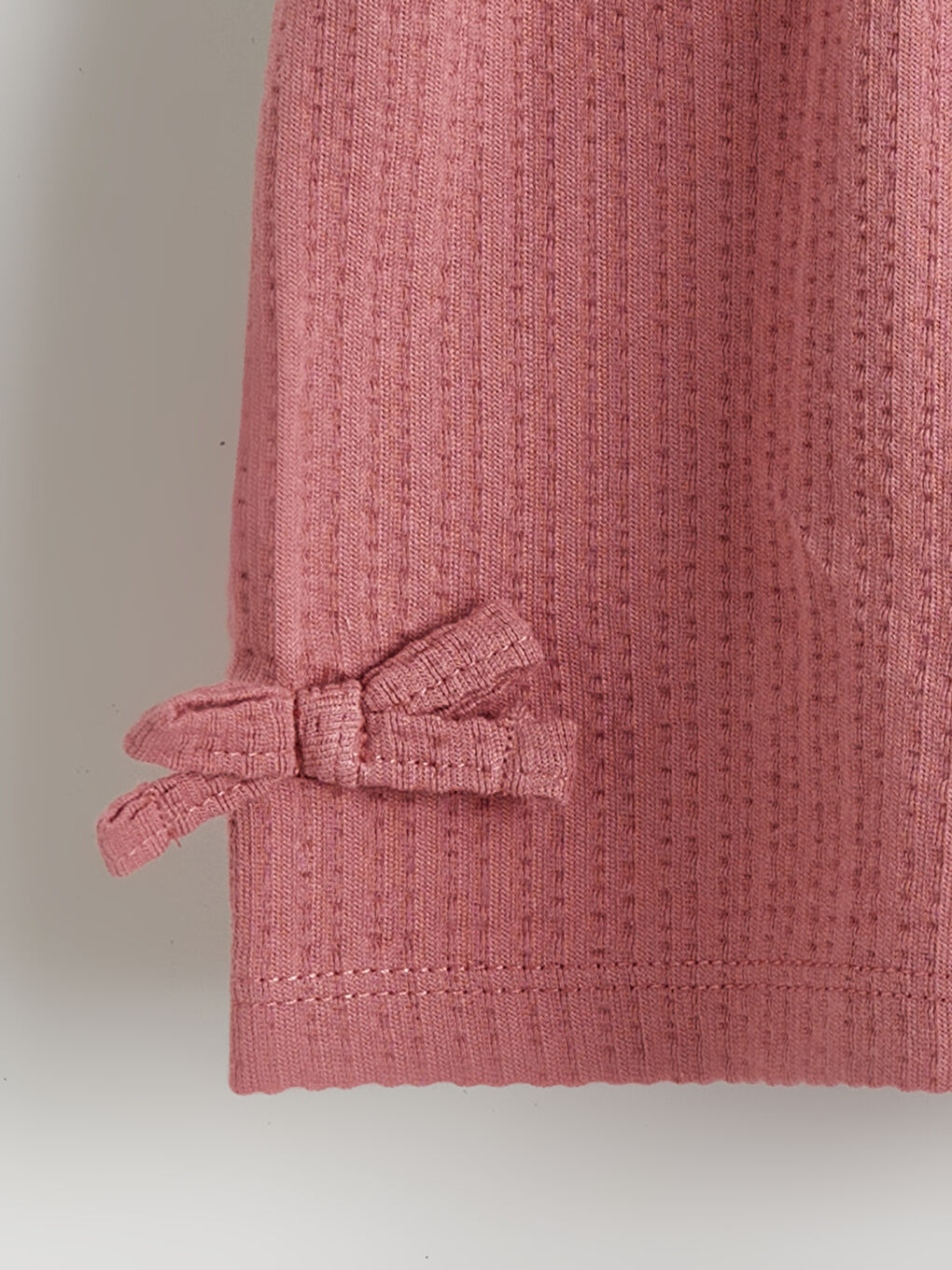 Set de bluză și pantaloni scurți pentru fete cu detaliu fundiță-5