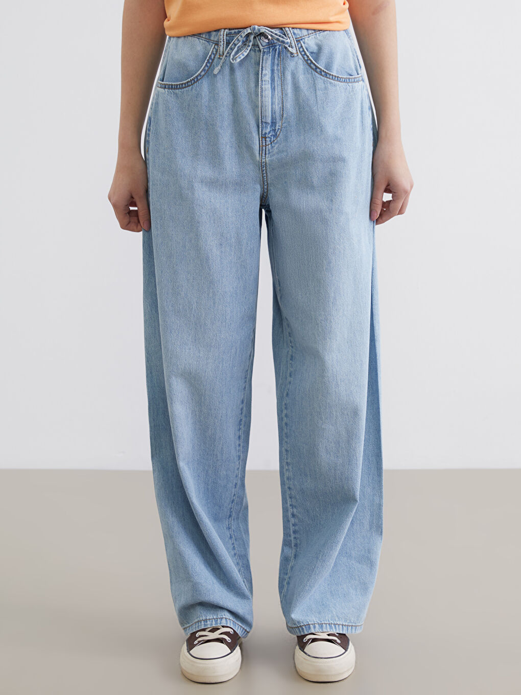 Wide-leg Women's Jeans-1