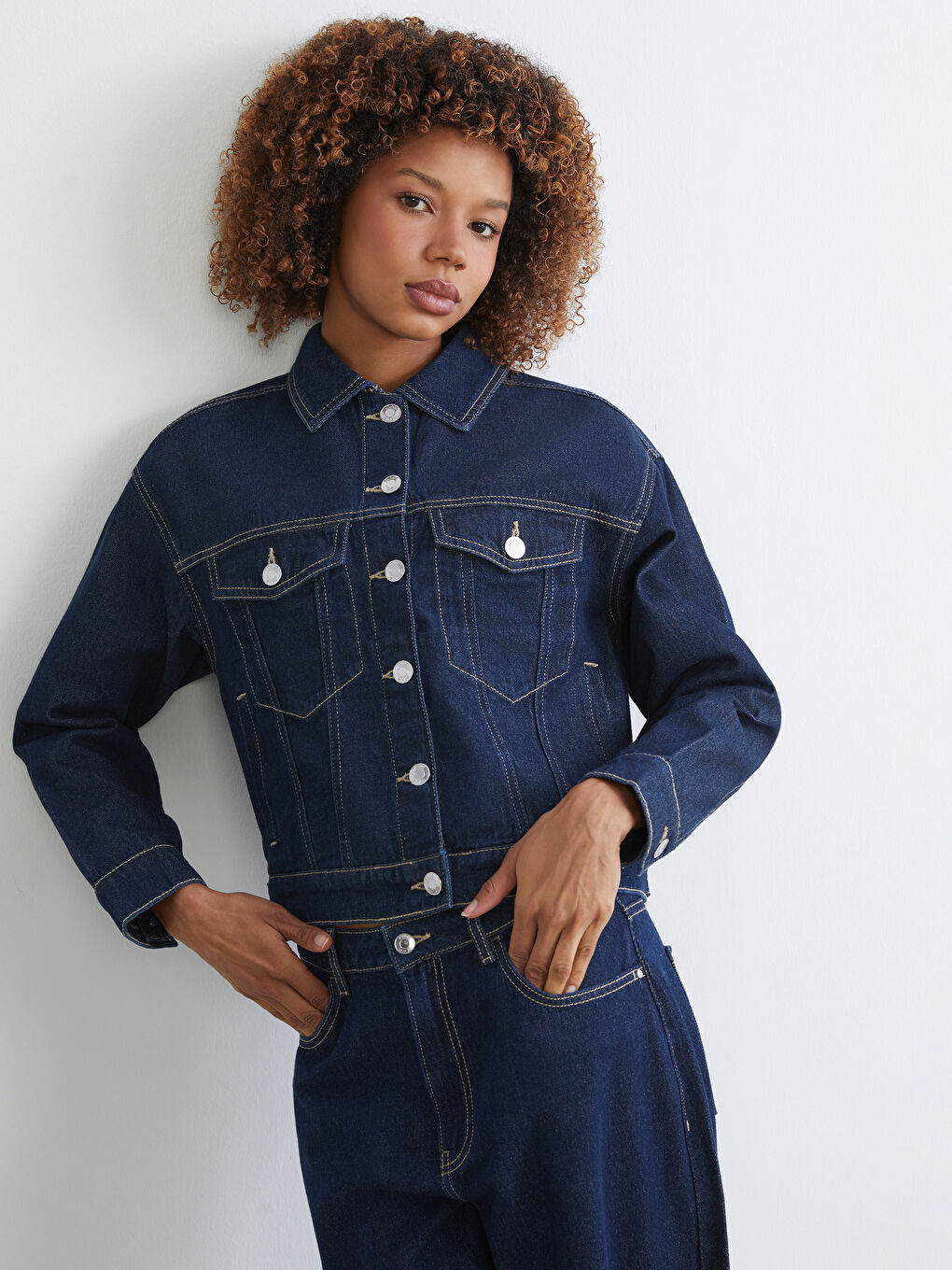 Veste en jean pour femme avec col de chemise