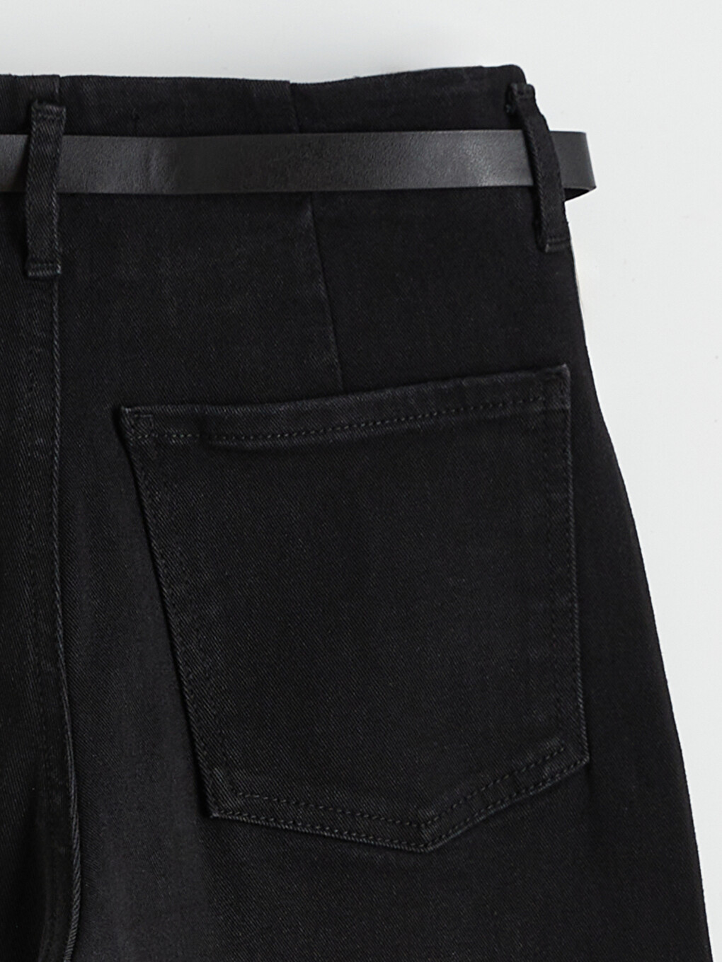 Siyah Beli Kemerli Wideleg Kadın Jean Pantolon-1