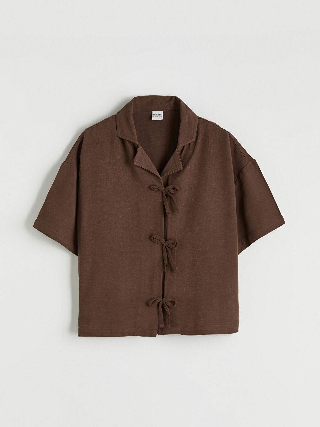 Kahverengi Fiyonk Detaylı Kız Çocuk Keten Karışımlı Bluz