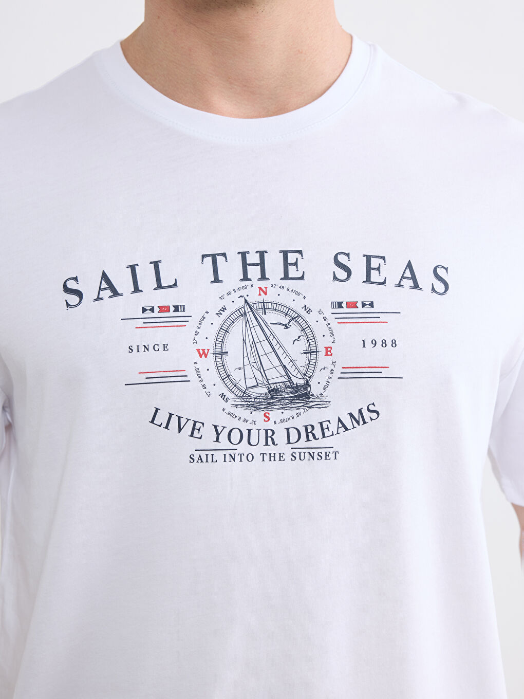 Beyaz Bisiklet Yaka Baskılı Penye Erkek Tişört-2