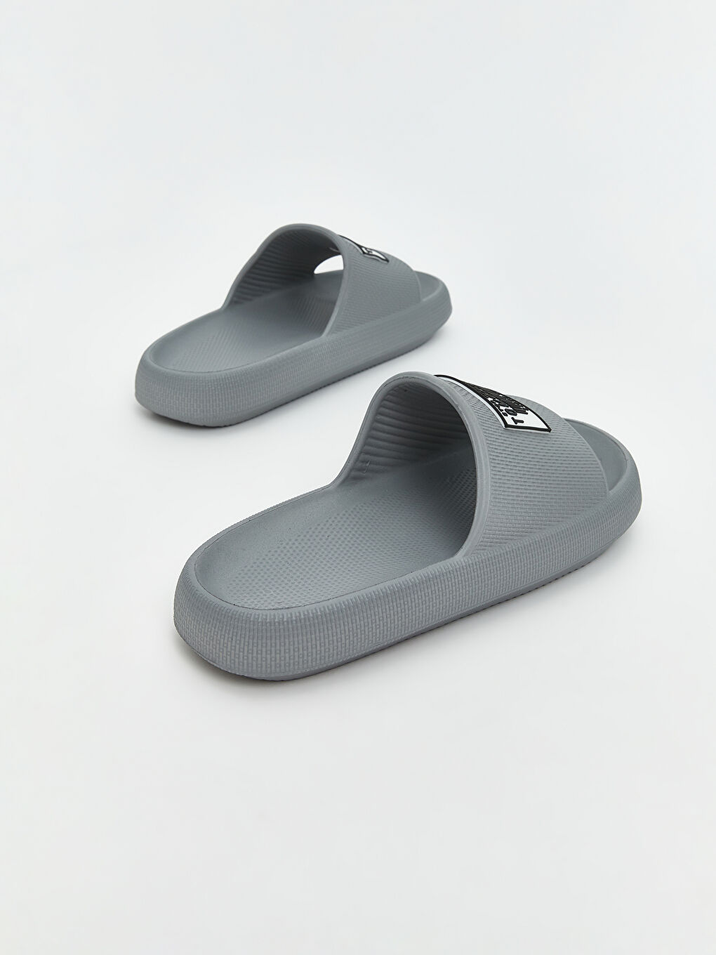 Gri Tek Bantlı Baskılı Erkek Terlik-4