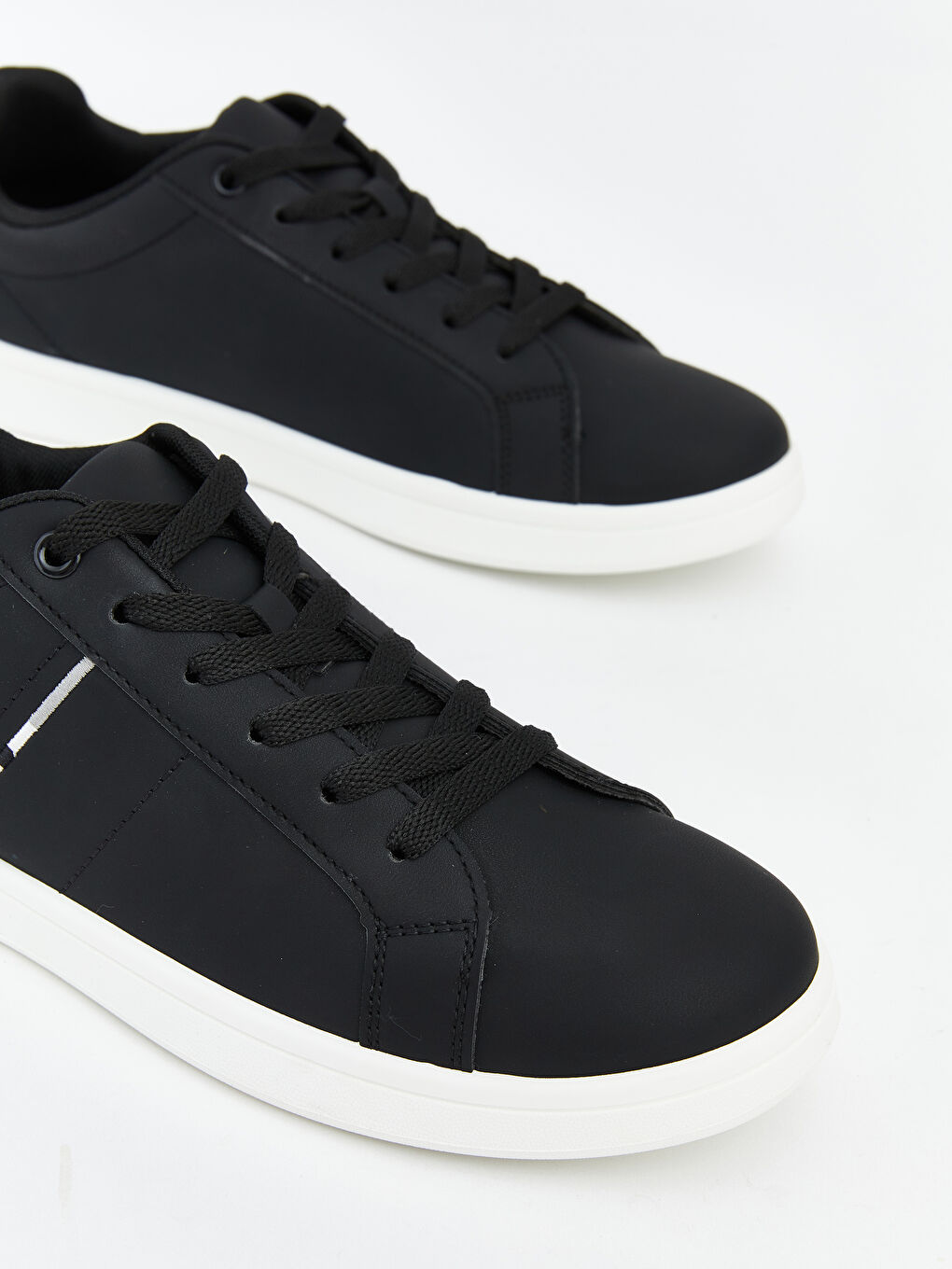 Lace-Up Men's Sneakers-2