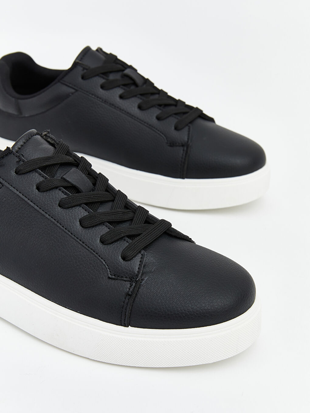 Мъж Черно Маратонки-2