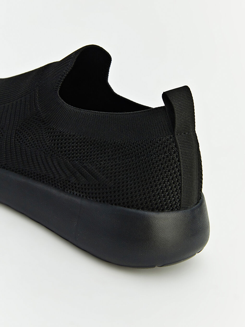 پێڵاوی وەرزشی ڕه‌ش پیاو-3