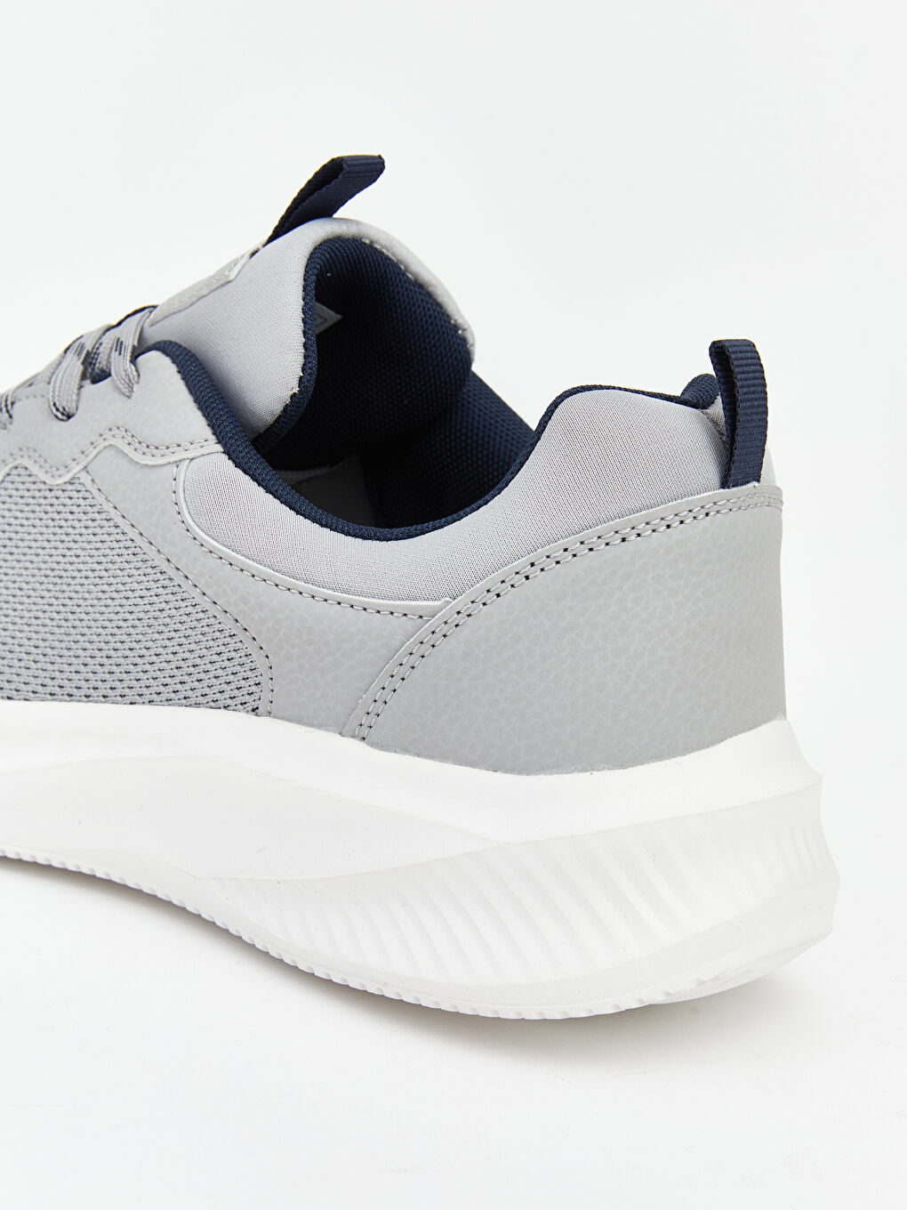 پێڵاوی وەرزشی خۆڵه‌مێشی پیاو-4