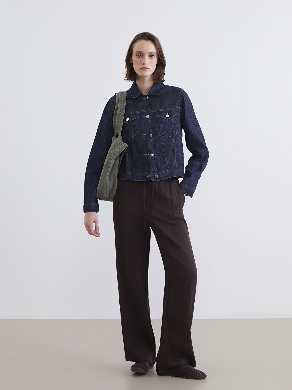 Textured Women's Trousers with Elastic Waistband