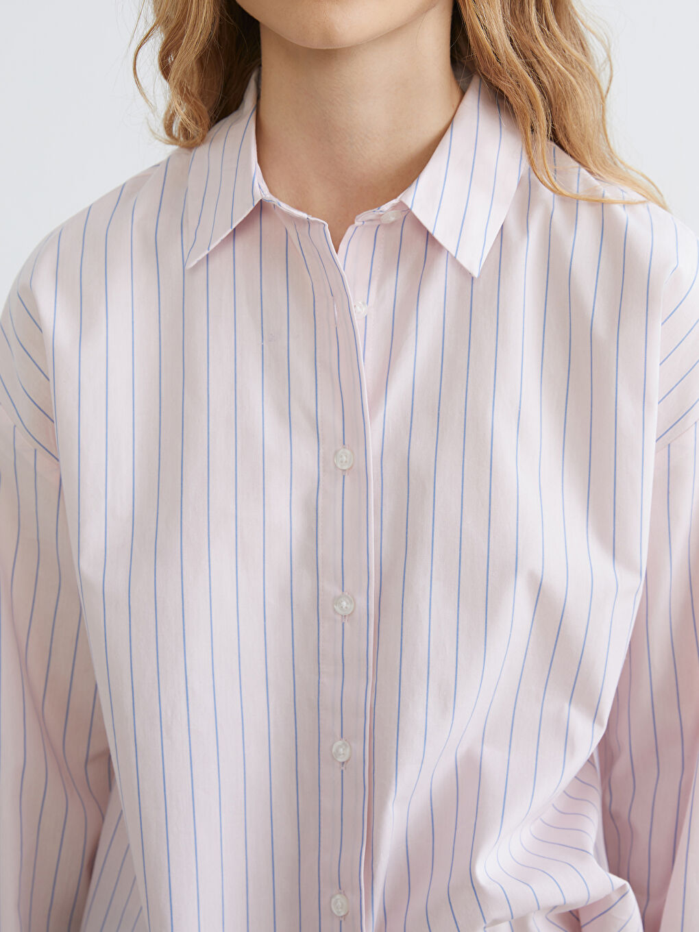 Полосатая поплиновая женская рубашка-1