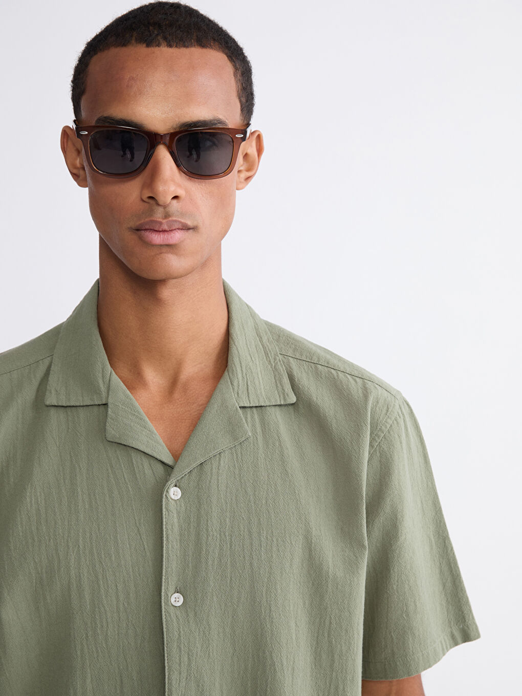 Men's Regular Fit Resort Collar Shirt-2