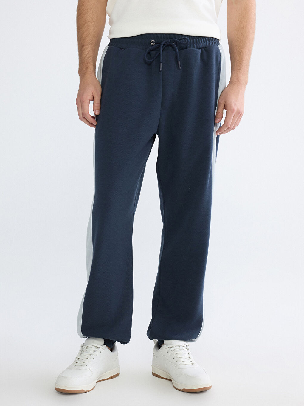 بنطال رياضي مطبوع للرجال-1