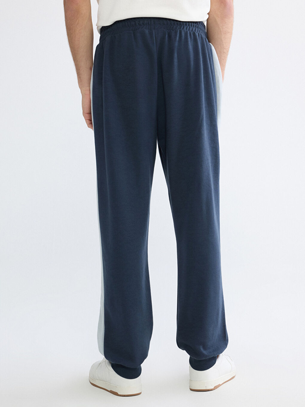 بنطال رياضي مطبوع للرجال-3